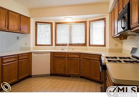410 parkland ct_03.jpg