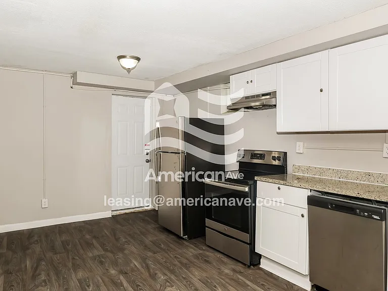 662329_007_kitchen_7.jpg