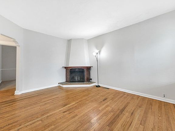 4th image of 4864 Goethe Ave