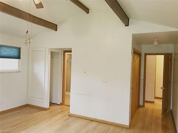 3rd image of 94 Woodland Ave
