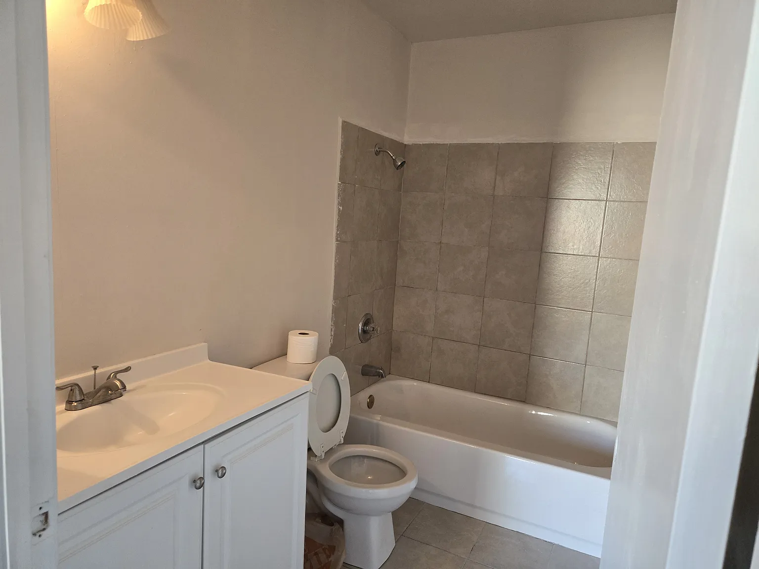 4 bed, 1089 sqft, $700 — Photo 3