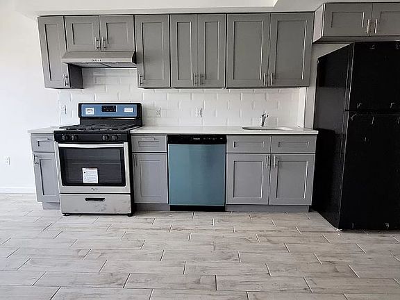 2nd image of 25-28 Broadway #6T