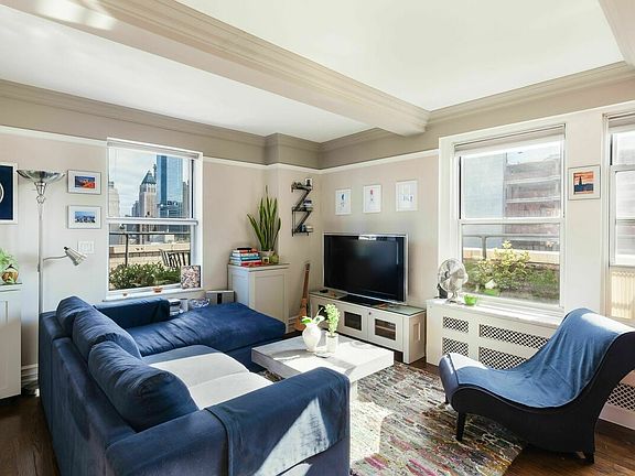 4th image of 433 W 34th St APT 17G