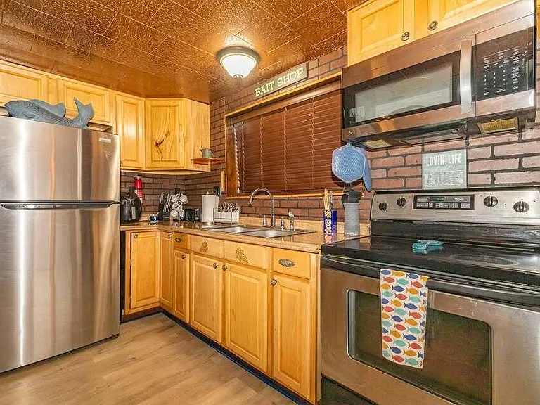 2555 Melvin Rd — Photo 5