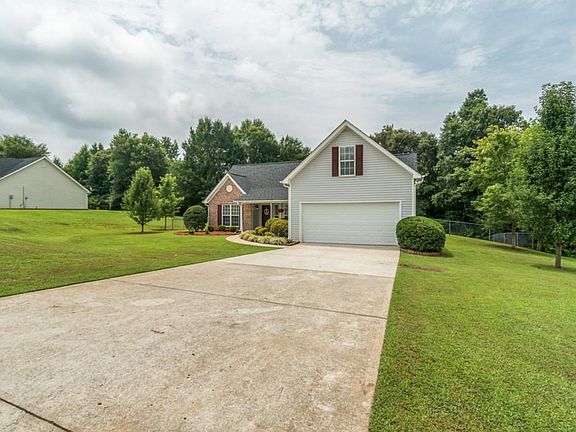 4th image of 155 Beacon Dr
