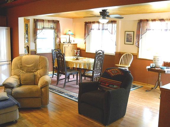 3rd image of 1575 W Sturgeon Bay Trl