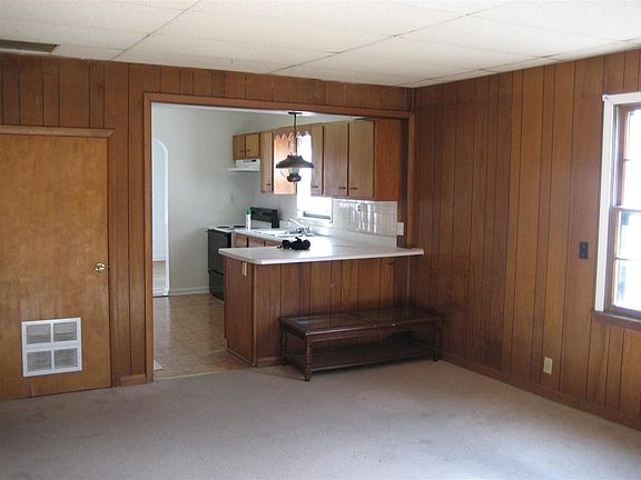 2nd image of 1407 S Parker Dr