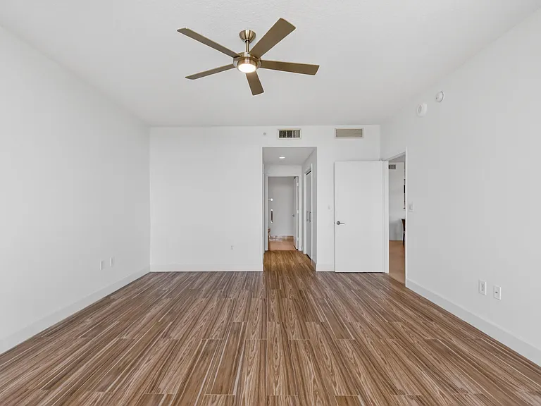 550 Okeechobee Blvd #423 — Photo 31