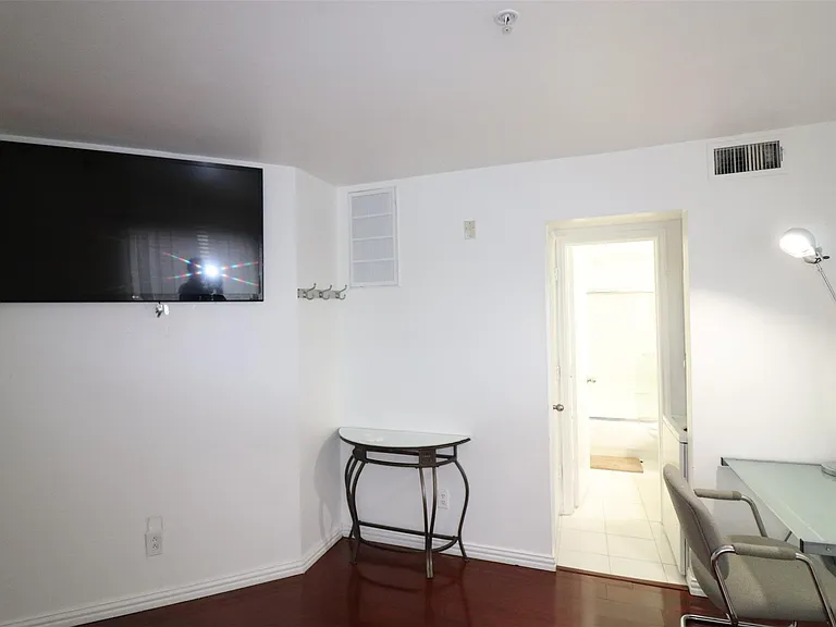 9817 Walnut St #103 — Photo 4