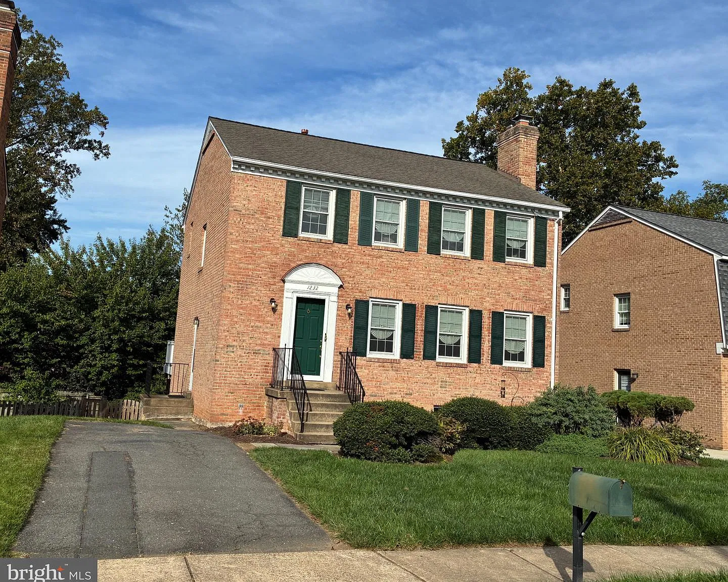 4 bed, 3.5 bath, 2880 sqft, $4,700 — Photo 1