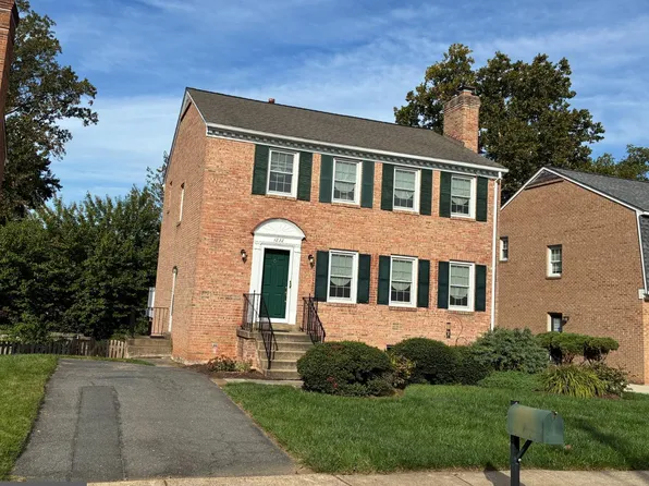 1232 Pine Crest Ave, Mc Lean, VA 22101