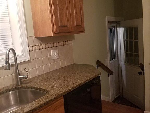 4th image of 191 McNaughton Ave
