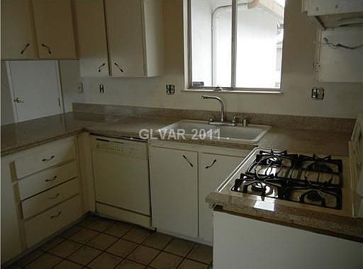 5th image of 2313 Brady Ave