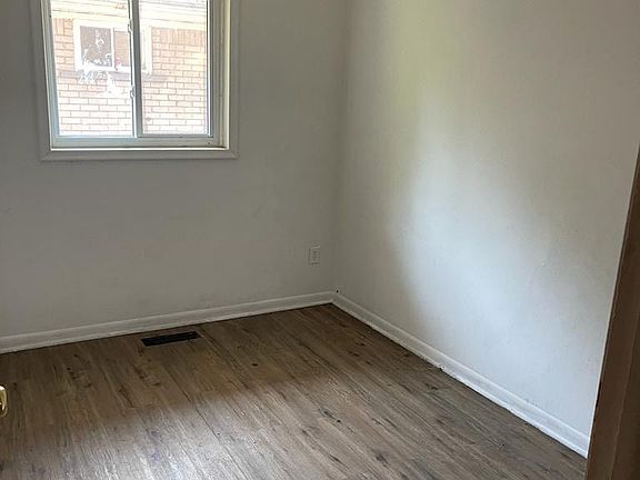 5th image of 30145 Glenwood St