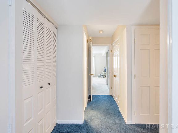 3rd image of 172 Rowayton Woods Dr #172