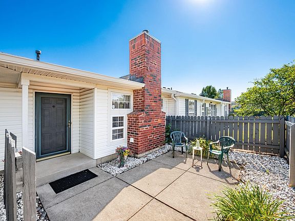 3rd image of 8371 Greyhawk Cir