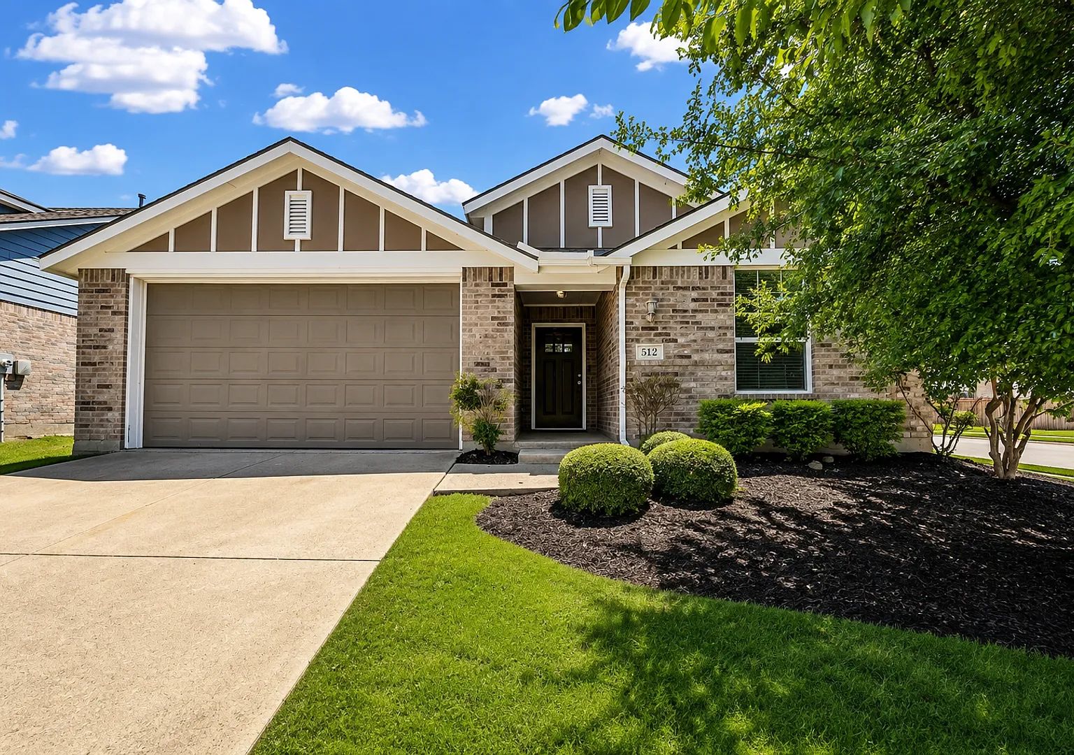 Exquisite 4-Bedroom Home in the Prestigious Light Farms Neighborhood — Photo 1