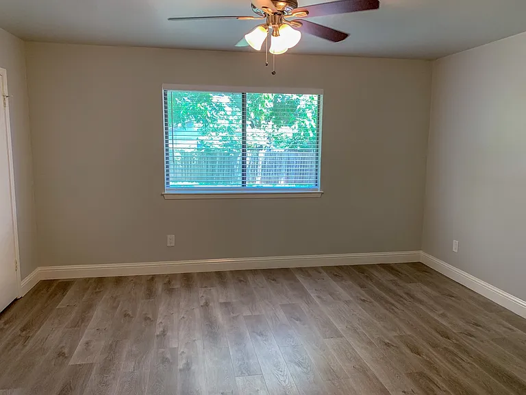 1604 Holstein Dr — Photo 14