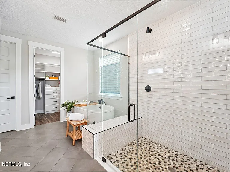10223 Silverbrook Trl — Photo 30