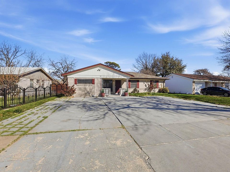 1st image of 242 W Cober Dr