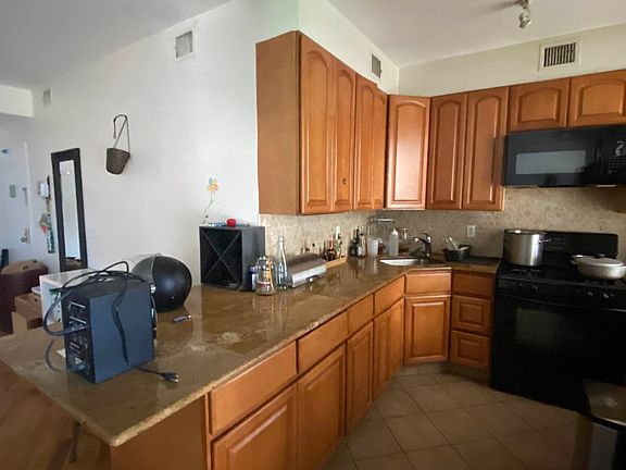 4th image of 338 Hamilton Ave APT 2