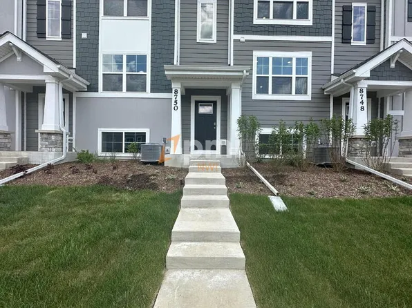 8750 Clover Ln, Saint John, IN 46373