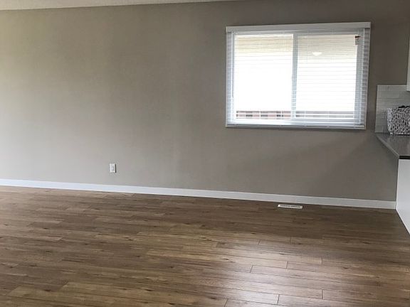 4th image of 7315 152a Ave NW