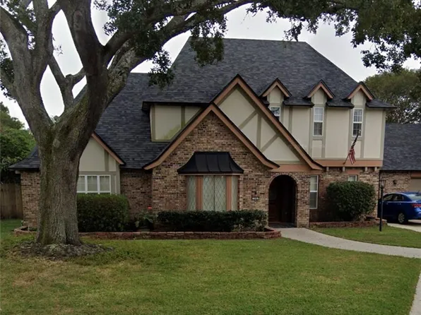 10 Glacier Ct, New Orleans, LA 70131