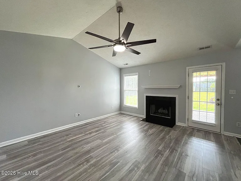 108 Chapel Hill Dr — Photo 4