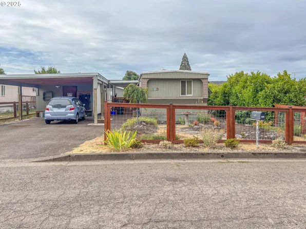 1113 Plateau Dr, Roseburg, OR 97471