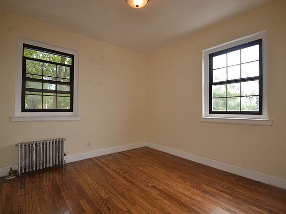 5th image of 14133 78th Ave APT 3B