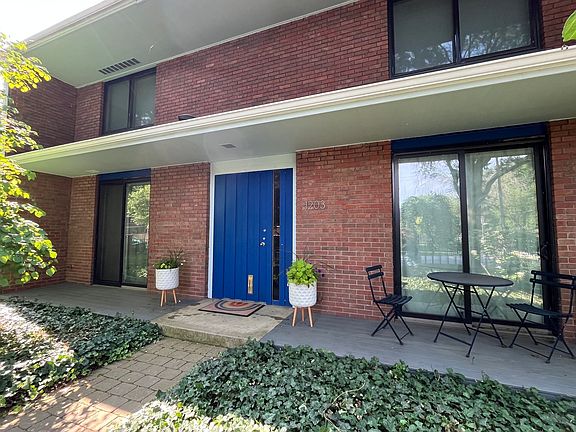 3rd image of 1203 E 50th St