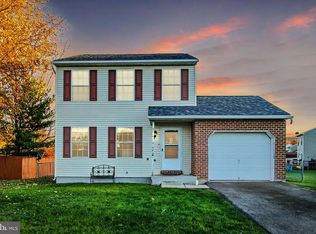11 Abbotts Dr, Abbottstown, PA 17301