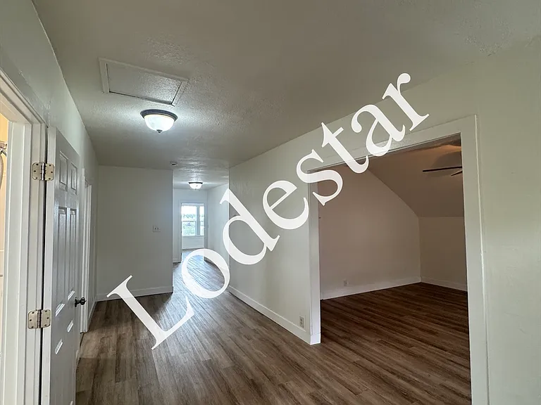 302 Carolina St #C — Photo 3