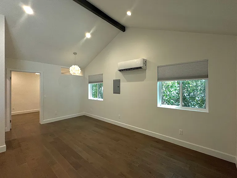 6342 Murietta Ave — Photo 5