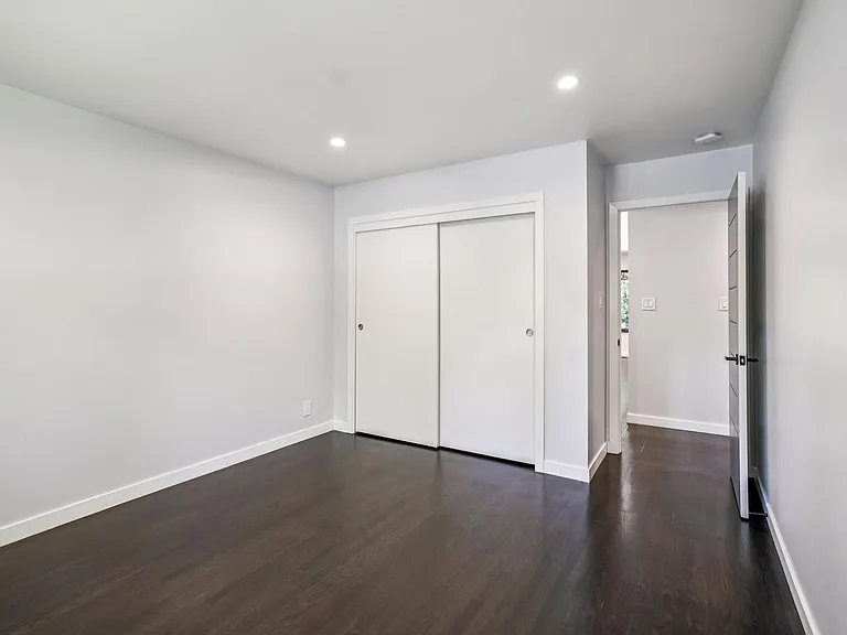 175 E Creek Dr — Photo 15