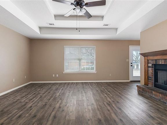 3rd image of 2213 Highland Dr