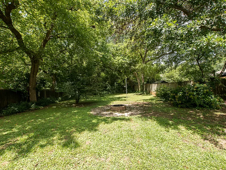 765 Woodland Ave SE — Photo 58