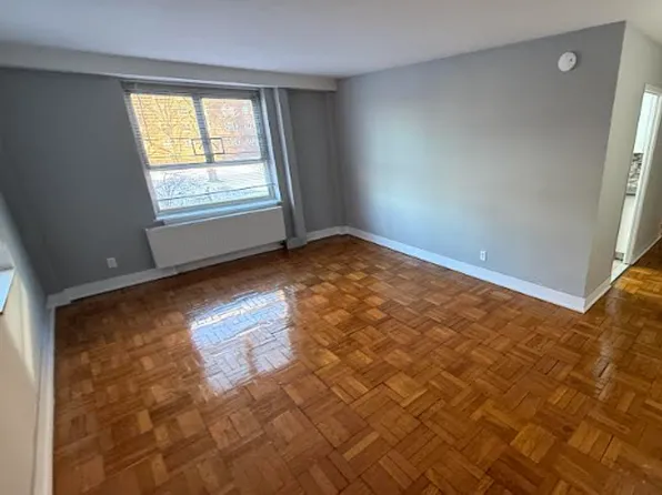 192-45B 71st Cir, Fresh Meadows, NY