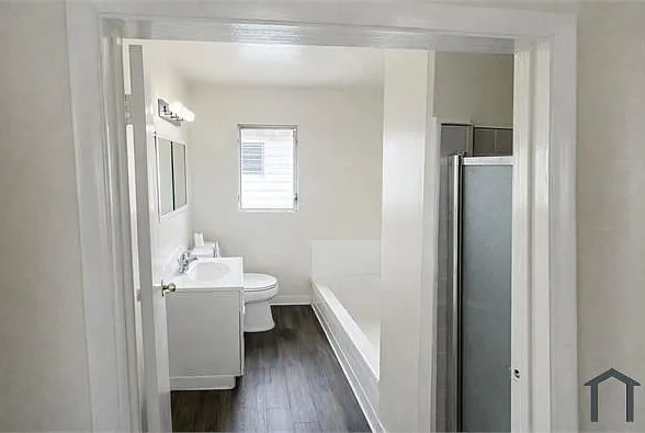 4547 August St #5 — Photo 4