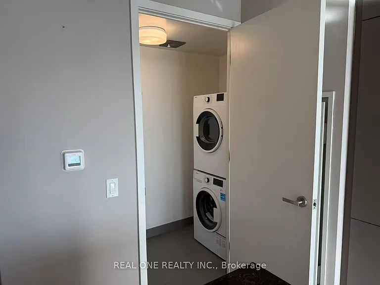 5 Soudan Ave #1619 — Photo 12