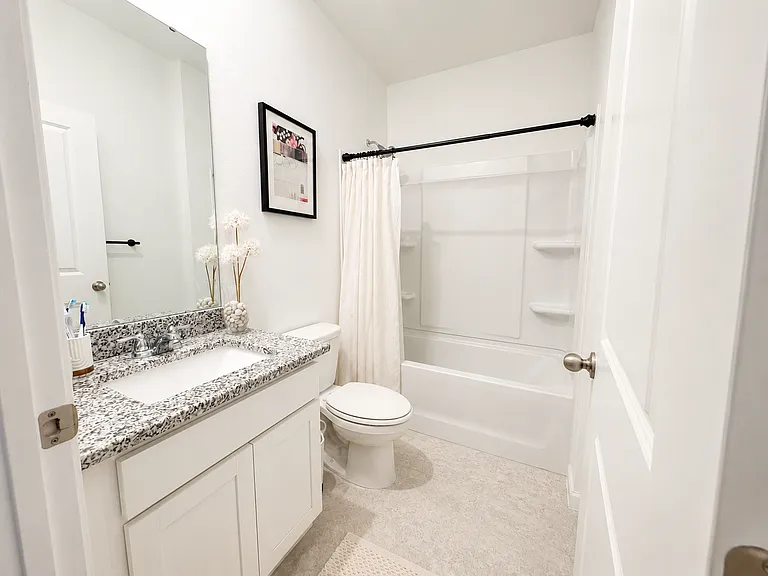 1332 Dalkeith Cv — Photo 20
