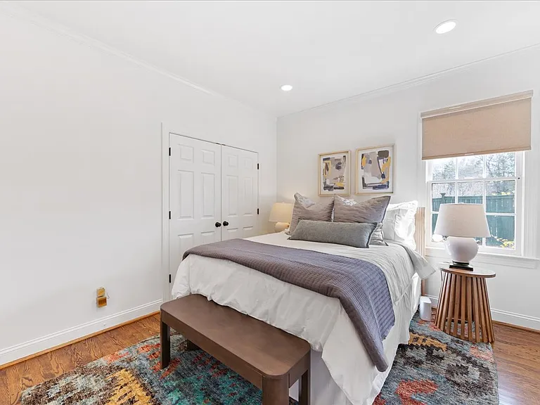 Second bedroom with access to Jack-n-Jill bathroom, closet and desk
