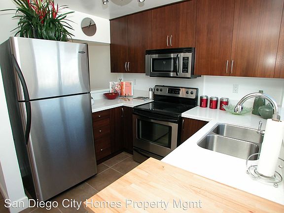 2nd image of 2828 University Ave Unit 502