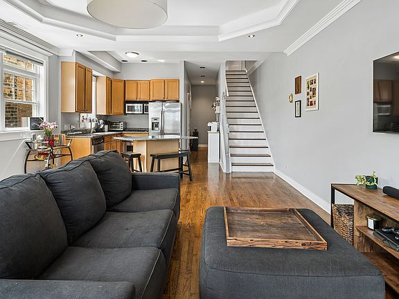 4th image of 3755 N Wilton Ave APT 3SE