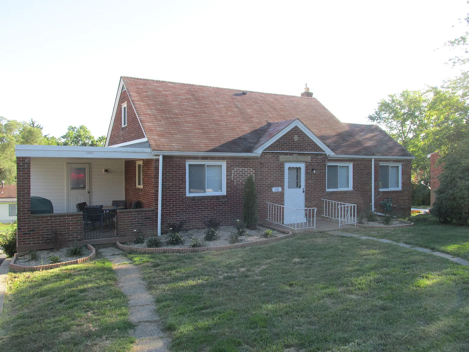 131 Mohican Ave photo 1