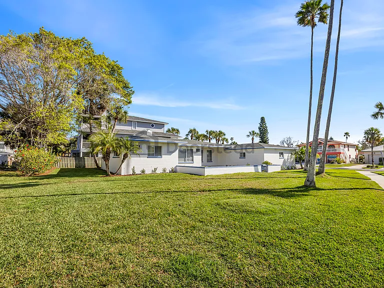 920 Bruce Ave — Photo 4