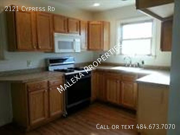 4th image of 2121 Cypress Rd