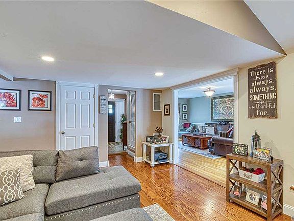 5th image of 97 Eagle Ln