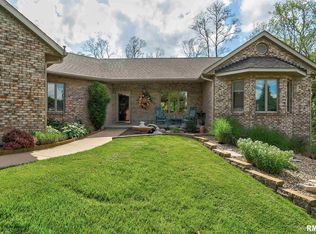 411 Old Towne Ct, Groveland, IL 61535